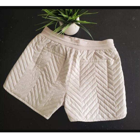 ATHLETA Cream APRES SKI SHORTS Lightweight Down Hiking Zip Pocket #467120 RT$89 - Picture 5 of 5